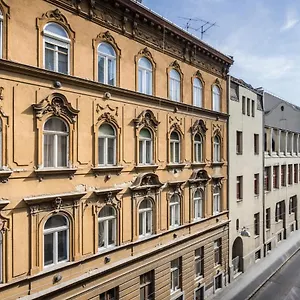  Apartment Cosy Tolnai Street