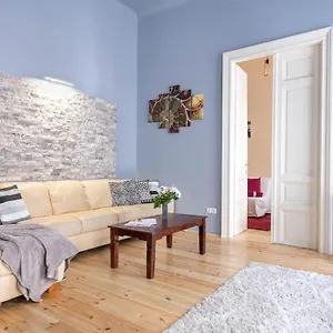  Apartment Trendy Grand Boulevard Designer